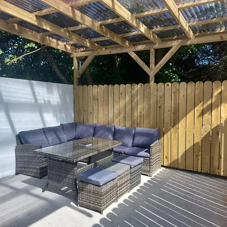 Daire 8 Eyre Square Lane *