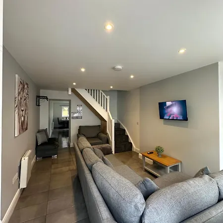 Daire 8 Eyre Square Lane *